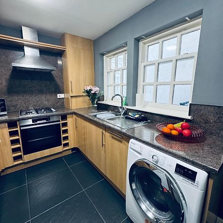 Queens Townhouse - 4 Bed Уайтхейвън Екстериор снимка