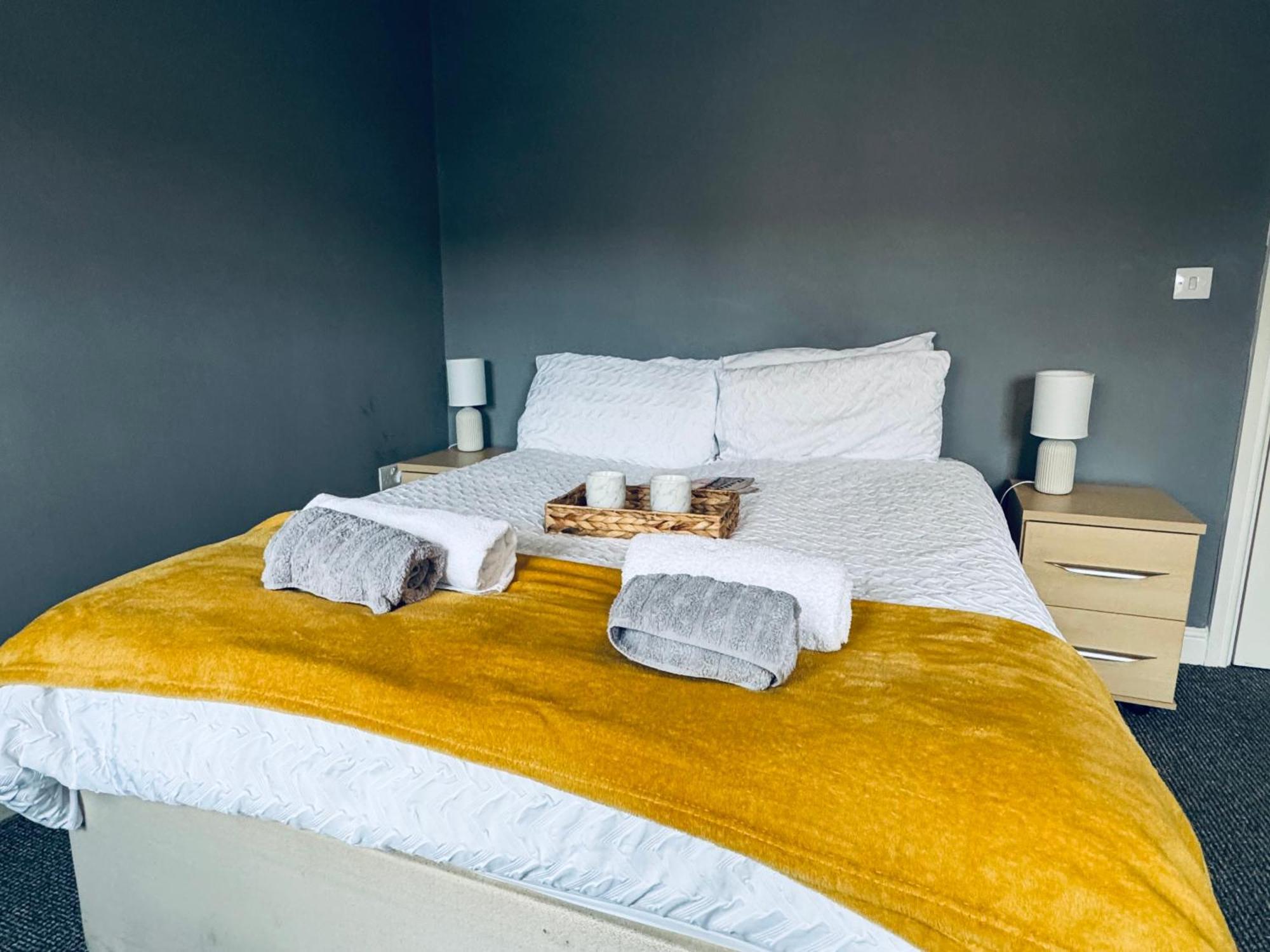 Queens Townhouse - 4 Bed Уайтхейвън Екстериор снимка