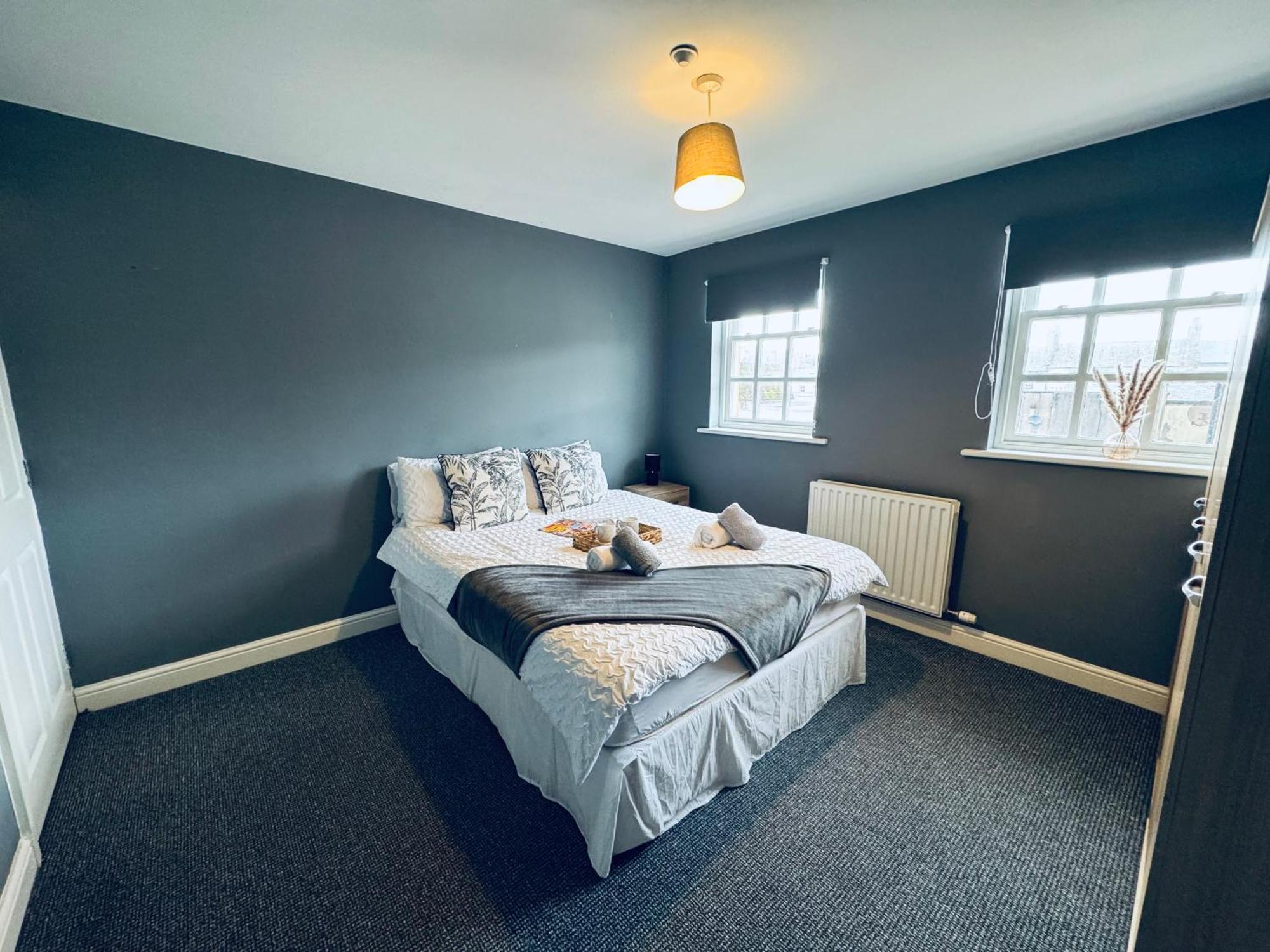 Queens Townhouse - 4 Bed Уайтхейвън Екстериор снимка