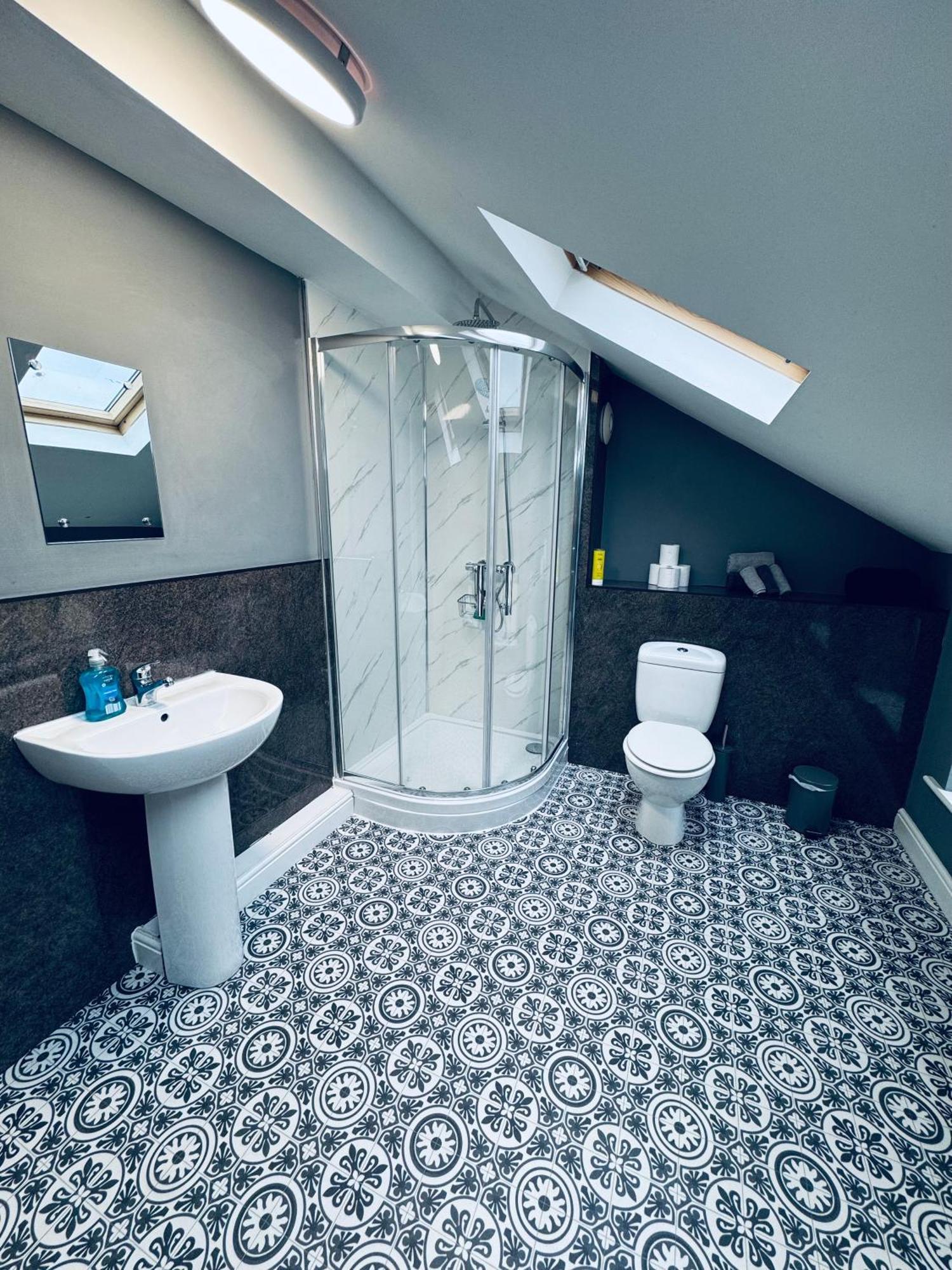 Queens Townhouse - 4 Bed Уайтхейвън Екстериор снимка